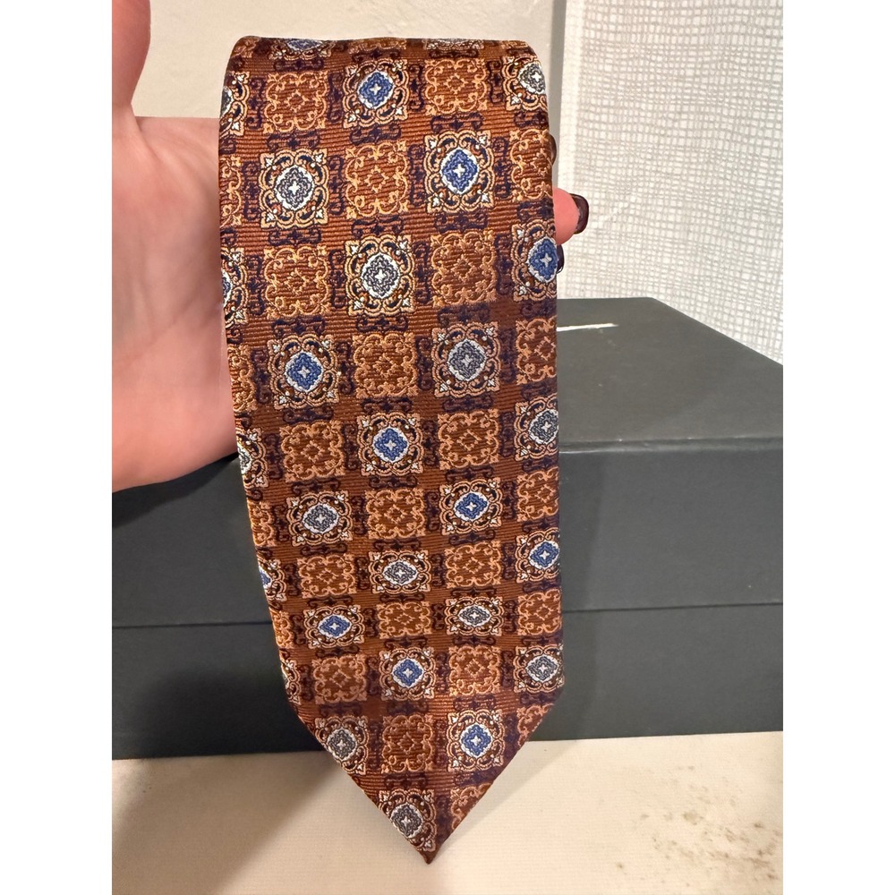 Jos. A. Bank Reserve Tie Mens OS Copper Medallion Excellent Silk Woven Geometric
